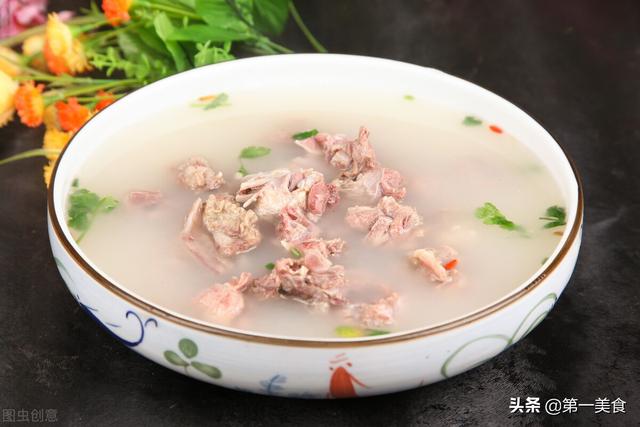 炖羊肉用料太多，难怪不好吃！只需2样料，炖好后汤鲜肉香