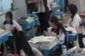 男生被老师摄像头点名秒送祝福图片