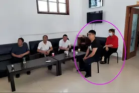 村干部不雅事件后续，涉事椅子磨损严重，男方开除党籍女方辞职图片