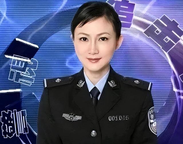 头条新闻：头号警花王菲与86名高官的爱情纠葛，床上秘密曝光！
