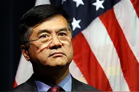 2013年，卸任驻华大使的骆家辉疯狂捞金：频繁来中国“出差”图片