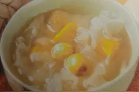天气炎热 加一款清热去火的夏季甜品：红薯莲子银耳羹图片