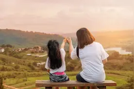 无论生活有多难，永远不要向孩子诉苦图片