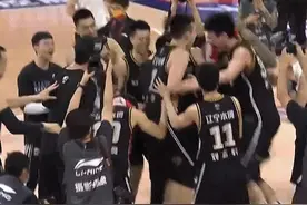 辽宁横扫浙江夺冠，赵继伟荣膺FMVP，CBA历届总冠军及FMVP大盘点图片