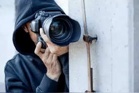 受雇非法安装定位器、跟踪偷拍他人！ “私家侦探”合法吗？图片