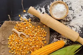 建议：中老年人，多吃玉米粥，香浓顺滑比大米粥好做又好吃图片