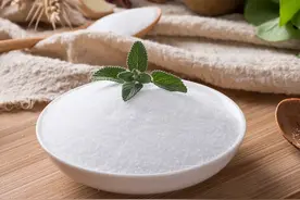 医生提醒：3种盐危害大！劝你别再吃了，家里有的尽快扔掉！图片