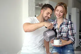 年纪大了，如果发现夫妻之间感情淡了，请做好3件事图片