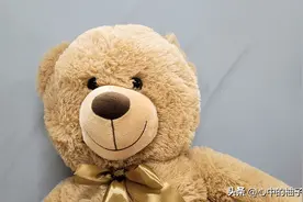 野外遇到熊，是该逃跑，还是一动不动？图片