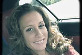 美国单身辣妈网恋假帅哥被威胁p裸照！逃脱后遇照片真人甜蜜热恋图片