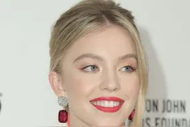 悉尼妹，红色带刺的玫瑰，风姿卓越，闪耀好莱坞！图片