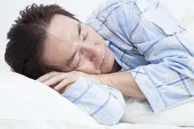 经常半夜突然“自然醒”，难再入睡，是怎么回事？或是这两处堵了图片