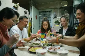 比生活更像生活的《香港爱情故事》图片