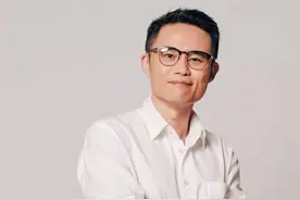 武大海王教授被曝出轨多位女生！聊天内容不堪入目，女友小他19岁图片