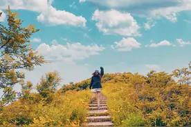 苏州这座山离天空很近，有千年古道，村民常年都喝这里的泉水图片