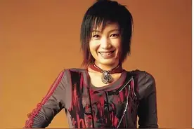 爱了臧天朔三年，被家暴、欺骗、吞药，如今的斯琴格日乐咋样了？图片