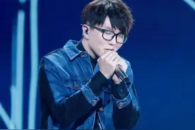 “我研究了写词十二年，你写到让我想跪，才华就是一切！”图片