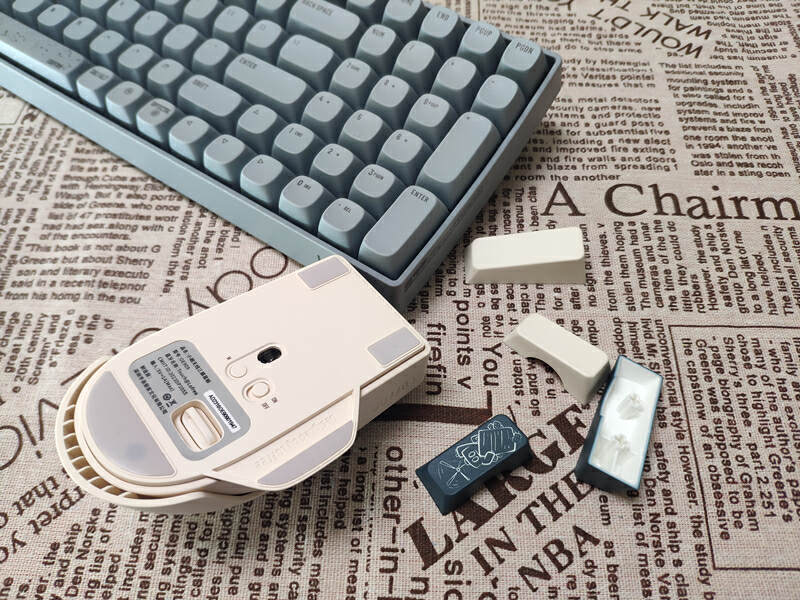 重新定义鼠标，自带屏幕，无线三模，Lofree洛斐小翘鼠标体验