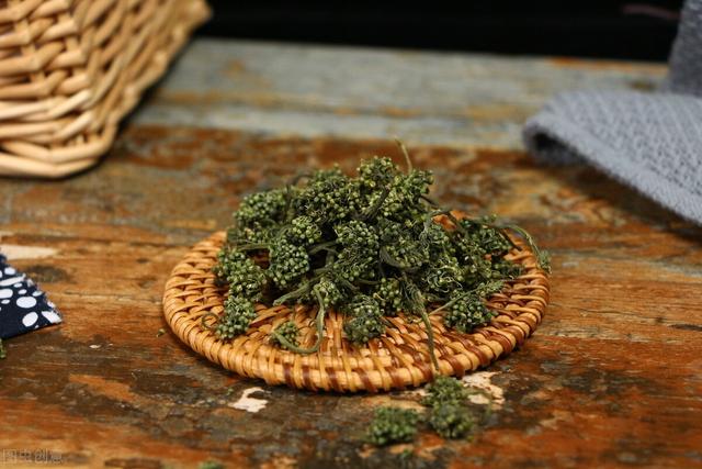 千万别小瞧了天天喝的茶，所有的树叶都能制茶吗？茶叶树叶的区别