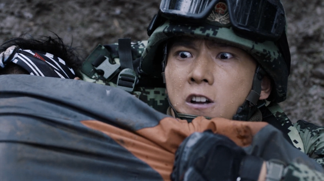 特战荣耀：燕破岳丛林逃亡，全剧最惊险的一次战斗，却差点废了他