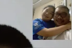 德云社郎鹤炎发文，晒父子三人合影照，却被胡子拉碴的郎哥抢镜图片