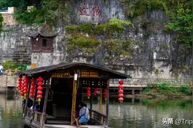 边城，一脚踏三省的古镇，任意切换去湘黔渝图片