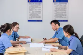 为拓展客户，“IT精英”转战境外色情视频聊天群图片