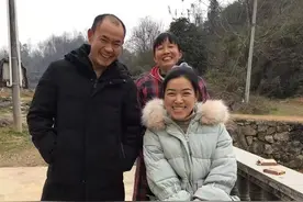 2021年湖北34岁瘫痪女子离异后，成了闺蜜儿媳，出门喊姐在家喊妈图片