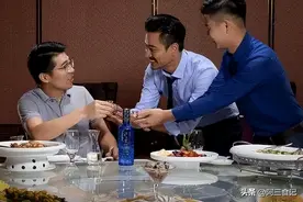 ​酒局即是“战场”，在自己张罗的酒局上，该怎么说话很重要图片