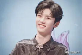 20岁男爱豆又塌房了！2年换4个嫂子，如今被曝与化妆师暧昧图片