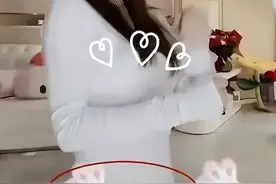 让李晨当牛做马，和韩庚街头热吻，被弟弟弄进医院，她才是真浪姐图片