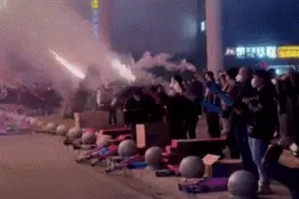实测！网红烟花“加特林”威力有多大？图片