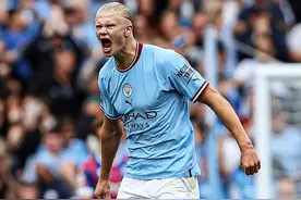 世界足坛历史最佳“左脚”11人阵容，进攻惊涛拍岸，防守不动如山图片