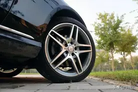 轮胎是四个一起换还是一个一个换？老司机告诉你答案，省钱又安全图片