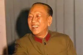 将军大使耿飚，担任瑞典大使时被嘲笑带过多少兵，耿飚：三四十万图片