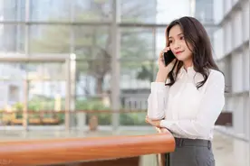 原来手机按下这个按钮，就能通话自动录音，关键时刻很有用图片