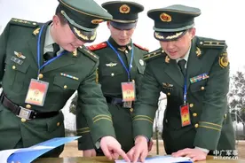 回顾武警八七式服装图片