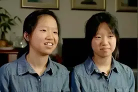 北京双胞胎姐妹花考上国防科大，父亲身份引人羡慕，母亲却破防了图片