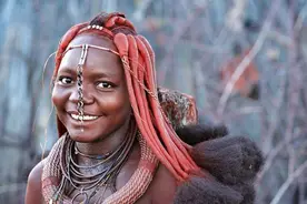 辛巴族一生都不洗澡：大多男性活不过15，实行一夫多妻仍面临灭族图片