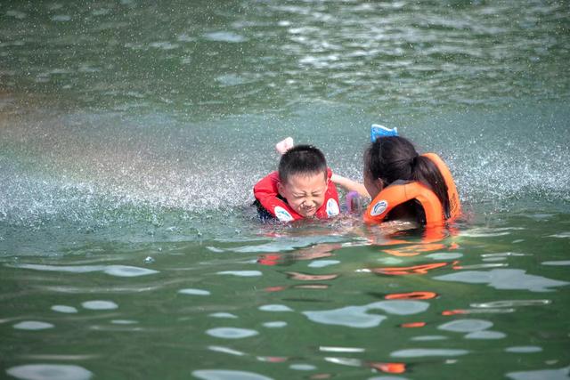 王校长水上炫技！华东屈指可数竹尖漂流“安吉星潮营地”大曝光