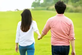 不管朋友关系多好，如果出现以下几个征兆，就别交往了图片