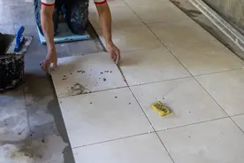 越来越多的人不铺瓷砖了！如今流行这样设计，美观实用不含甲醛图片