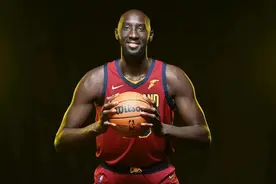 身高2米26！法尔，要来打CBA了！他能乱杀吗？从缺点看，很难图片