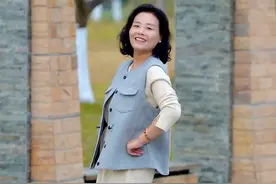 中年微胖身材女人，春季穿着4个建议，更加好看和显瘦图片
