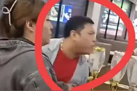 天津烧烤店最丑陋的一幕曝光，揭露了专坑老实人的病态群体图片