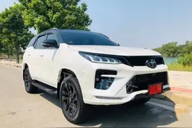 丰田“小普拉多”亮相，预售25万，非承载+四驱，2.8T柴油+四驱图片