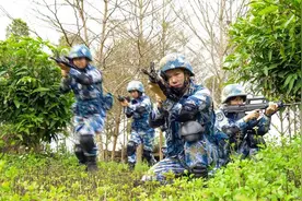 走近严玲，感受“两栖霸王花”的硬核青春图片