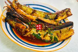 秋刀鱼好吃的做法，出锅是真的香，我家经常做图片