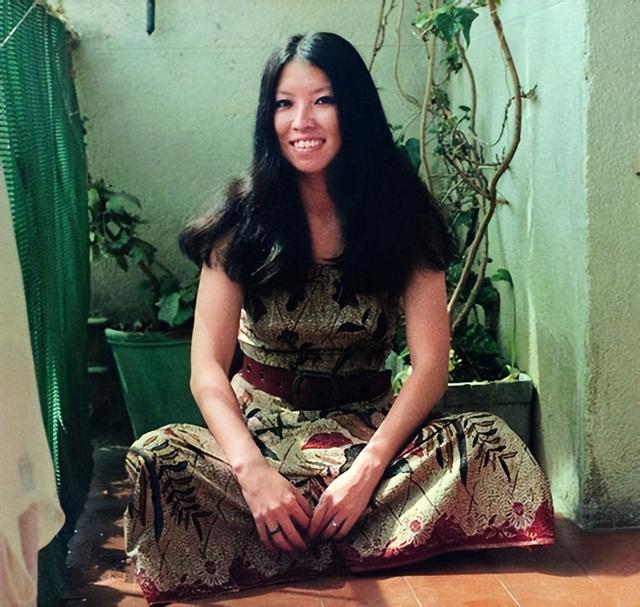 读了三遍《撒哈拉的故事》，才发现最好的生活都是免费的