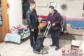 花·楼梯间·一片天——发生在芙蓉区马坡岭街道的3个温暖的结对帮扶故事图片